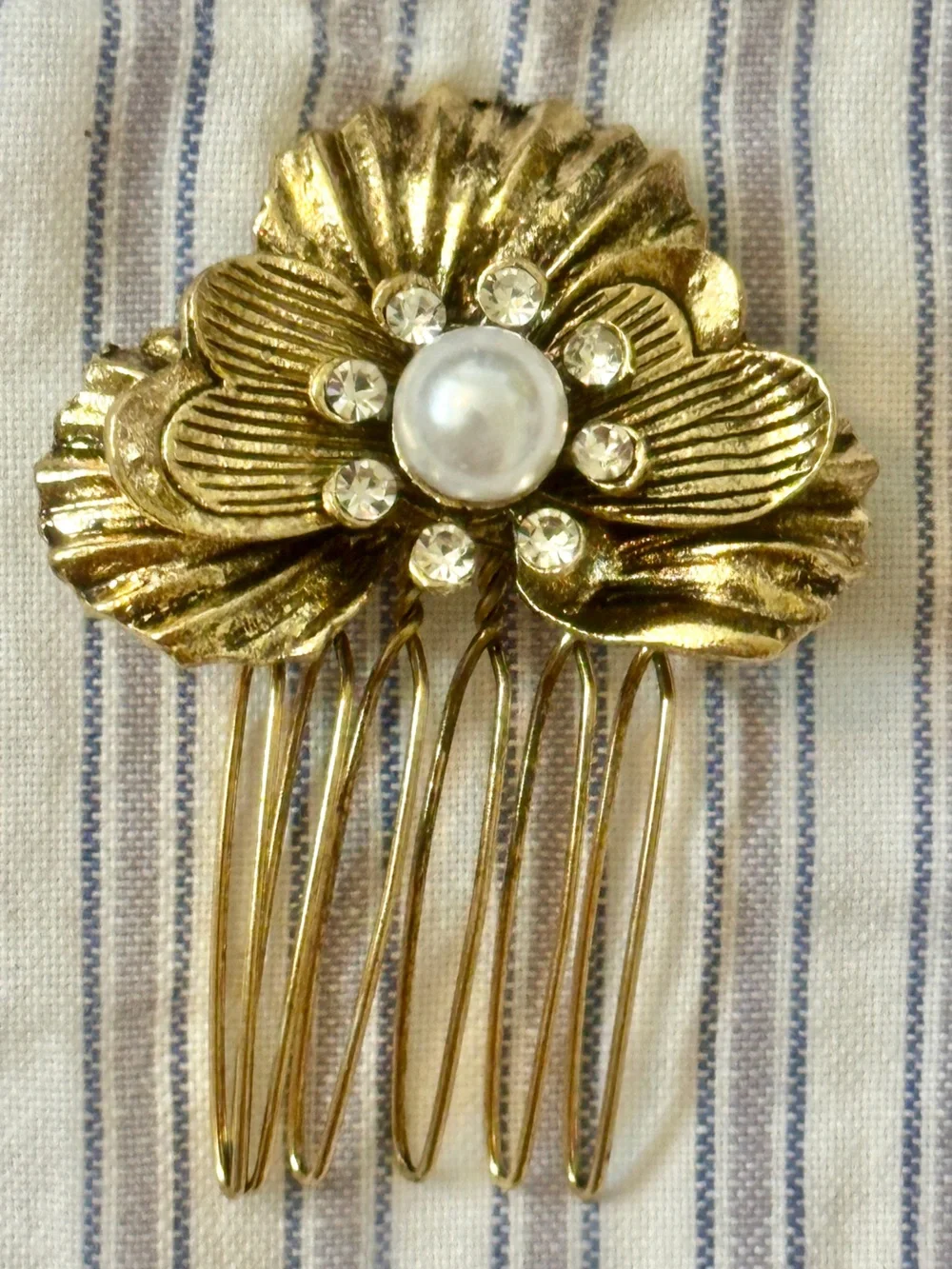 Floral Hair Comb Flower Clear Stones white bead, gold tone, small vintage style
